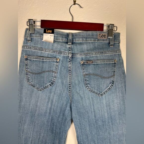 Lee Women's Classic Blue Straight Leg Mid Rise Jeans NWT size 4 - Picture 4 of 12